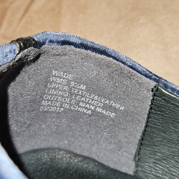 Kenneth Cole Women's Wade Velvet Ballet Flat with Strap Detail - Picture 9 of 10